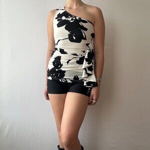 B&W One Shoulder Scrunch Top